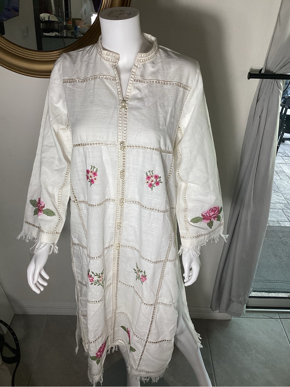 Sana Safinaz Signature Embroidered Cotton Tunic Top White Medium NWT Floral